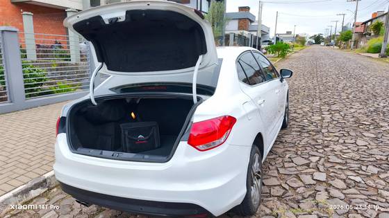 CITROËN C4 LOUNGE 1.6 EXCLUSIVE 16V TURBO FLEX 4P AUTOMÁTICO CITROËN C4 LOUNGE 1.6 EXCLUSIVE 16V TURBO FLEX 4P AUTOMÁTICO